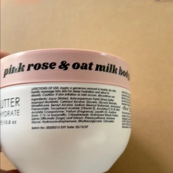 Ciroa Pink Moisturizing Body Oil - Picture 4 of 11